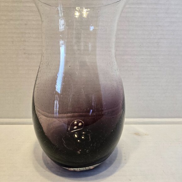 VINTAGE EGGPLANT PURPLE AND CLEAR, CONTROLED BUBBLE, HAND BLOWN VASE. - Picture 2 of 10